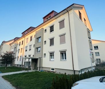 Totalsanierte 2.5-Zimmer-Wohnung mit Balkon und eigenem Waschturm - Photo 6