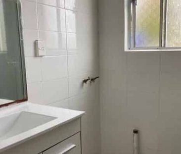 3 bedroom townhouse - Photo 3