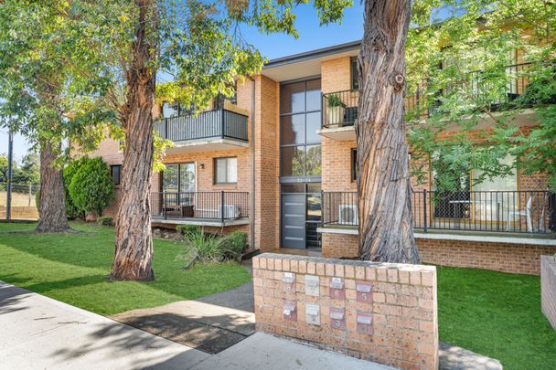 Walking distance to Central Camden! - Photo 1