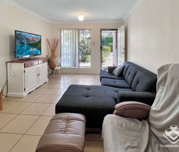 Stunning 3BED Townhouseate Close to Everything! - Photo 1