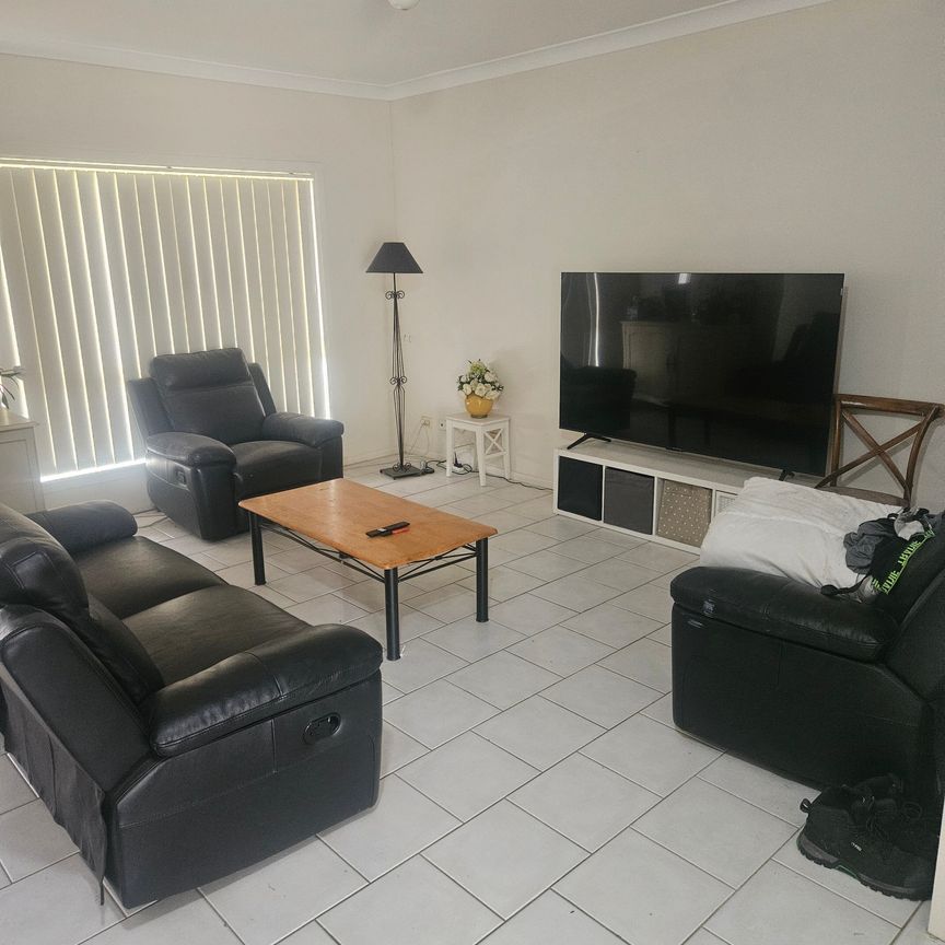Lurnea - Photo 1