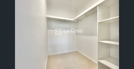 A world of exquisite design and unparalleled comfort at 21 Robinia Place. - Photo 2