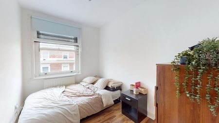 4 bedroom flat to rent - Photo 5