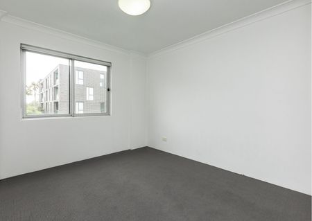 Sophisticated and Stylish Two Bedroom Apartment - Photo 5