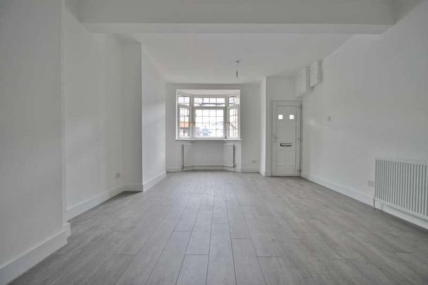 Olive Road, Plaistow, E13 - Photo 1