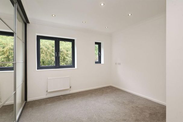 4 bedroom detached house to rent - Photo 1