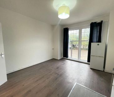 Colney Hatch Lane, London - Photo 5