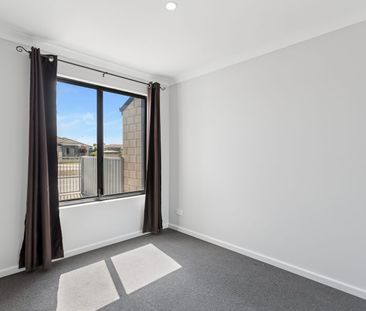 AMAZING 3x2x2 FAMILY HOME - Photo 5