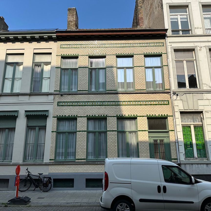 Te Huur 3 slaapkamers Oostende Dekenijstraat 6 - Photo 1