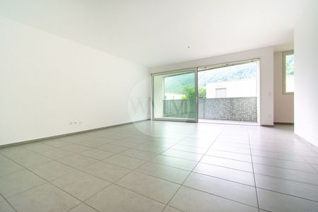 SPACIOUS 2.5-ROOM APARTMENT WITH LIGHT - Photo 4