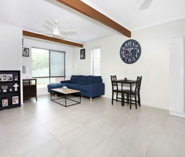 Townhouse with Pool Access - Close to M1! - Photo 1