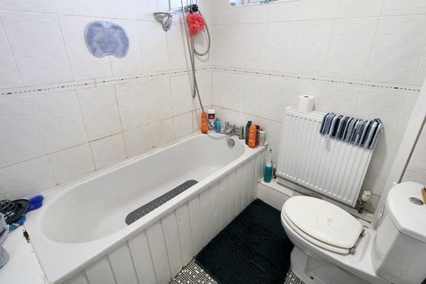 2 bed upper flat to rent in NE3 - Photo 1