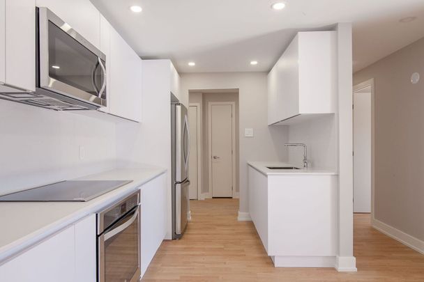 St. Lambert - Photo 1