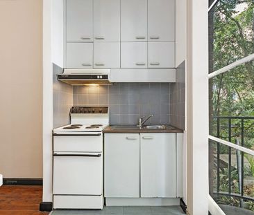 Lovely Quaint and Quiet Studio in Private Enclave - Photo 4