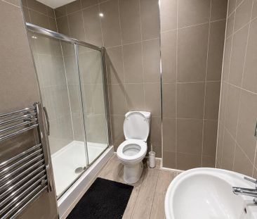 3 bedroom flat to rent - Photo 3