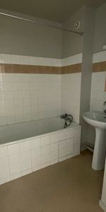 Location BEAU STUDIO DE 20 M²- Place des Carmes – Limoges – Begip - Photo 4