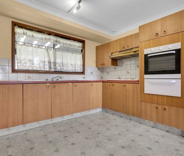 SPACIOUS 3-BEDROOM WITH A VIEW - Photo 5