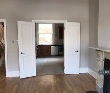 2 bedroom maisonette to rent - Photo 5