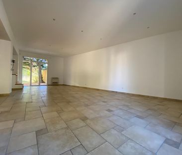 « ROGNONAS - MAISON DE VILLAGE DE 203M² AVEC JARDIN » - Photo 5