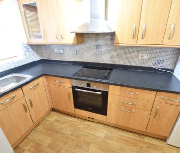 Statham Court, Bracknell Statham Court, Bracknell - Photo 1