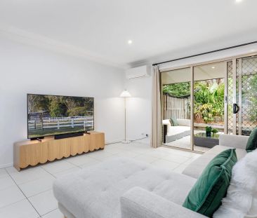 Stylish, 3 Bedroom Spacious Townhouse in sought after North Lakes. - Photo 2