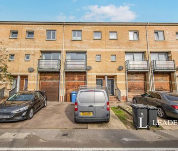 3 bedroom mid-terrace to rent Patteson Road, IP3 - Photo 2