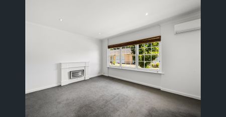 Private Gateway to Unley Park Prestige - Photo 2