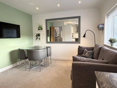 2 bedroom maisonette to rent - Photo 2