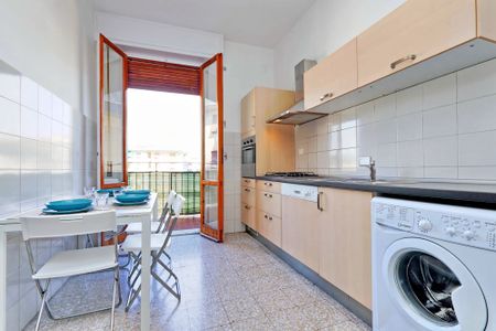 Bright room in Via Bellini - Photo 4