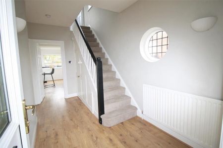 3 bedroom semi-detached house to rent - Photo 2