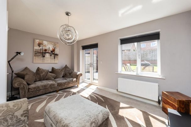 3 bedroom House To Let - Photo 1