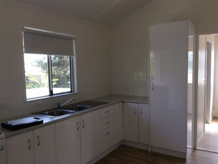 Convenient & Low-Maintenance Living in East Mackay - Photo 2