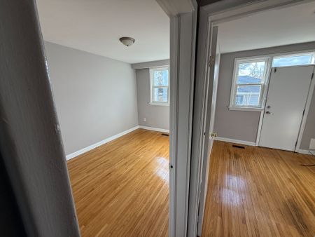 For Lease - 150 Kerr Street, Oakville, Ontario - Photo 2