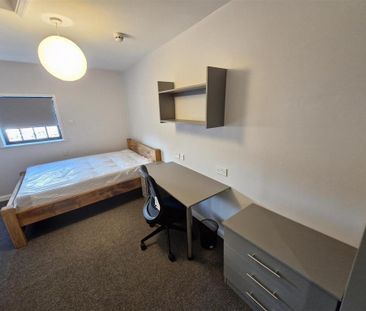 5 bedroom flat to rent - Photo 3