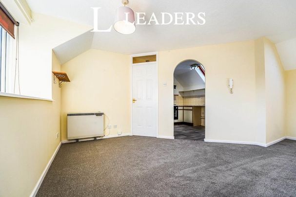 1 bedroom flat to rent - Photo 1