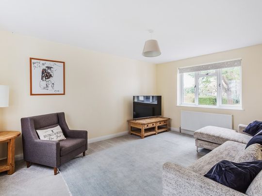 Ref: GF - Ridgegate Close - Photo 1