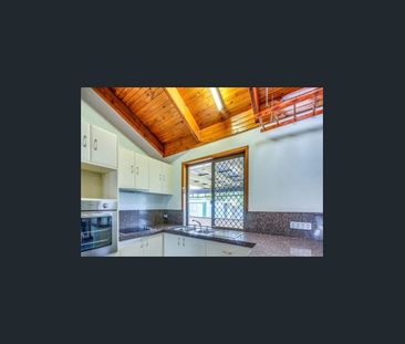 Comfortable Family Home in Calamvale - Photo 3