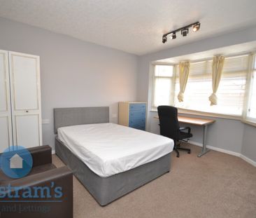 4 bed Detached House for Rent - Photo 3