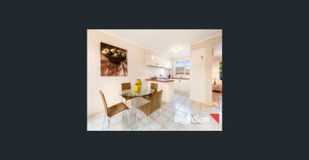 Single Level Lifestyle Surprise - Photo 2