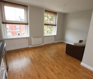 2 Bed Flat, Russell Street, RG1 - Photo 3