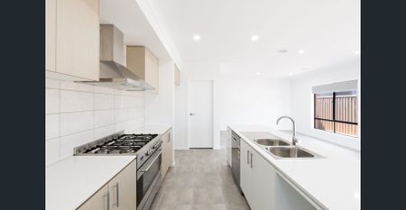 SPACIOUS FAMILY HOME IN WINTER VALLEY RISE! - Photo 5