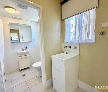 Convenient Queanbeyan Living - Photo 2