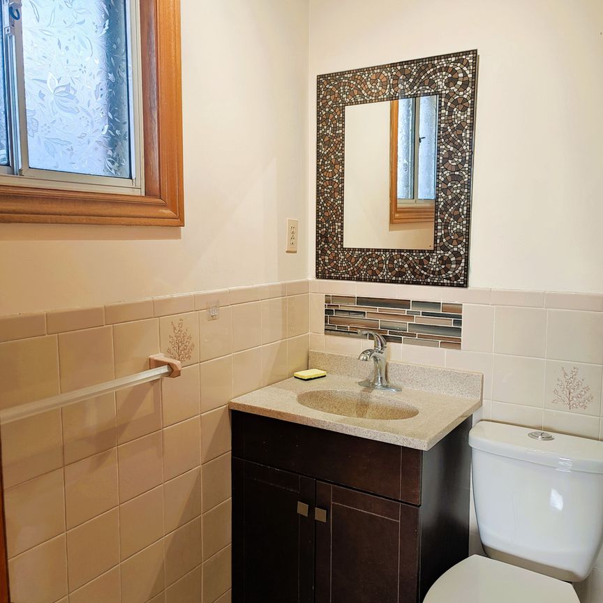 For Lease - 176 Conlins Road Unit# Main, Toronto, Ontario - Photo 1