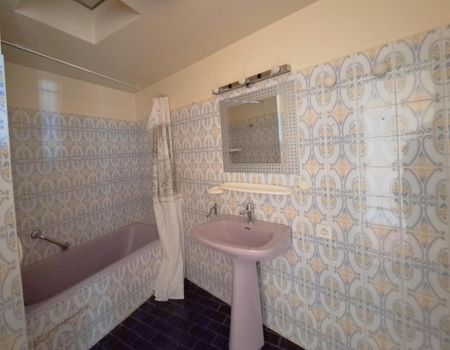 Location Appartement 3 pièces 81m² LOCHES 37600 - Photo 2