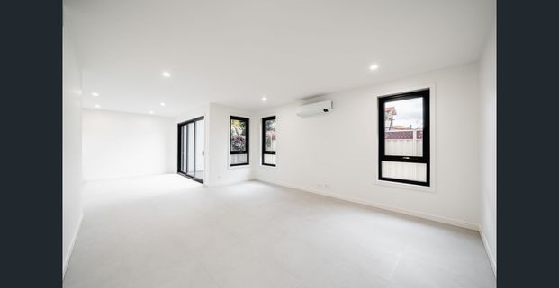 Stunning New Townhouse in Prime Pascoe Vale Location - Photo 1