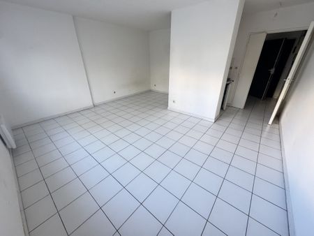 Beaux-Arts - Studio - 32,71m² - Photo 2