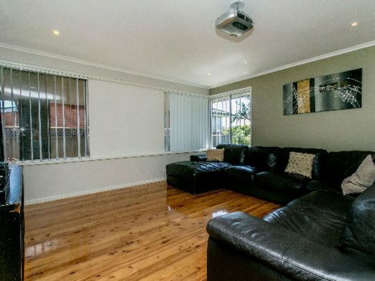 25 Glencoe Avenue, Werrington County NSW - Photo 1