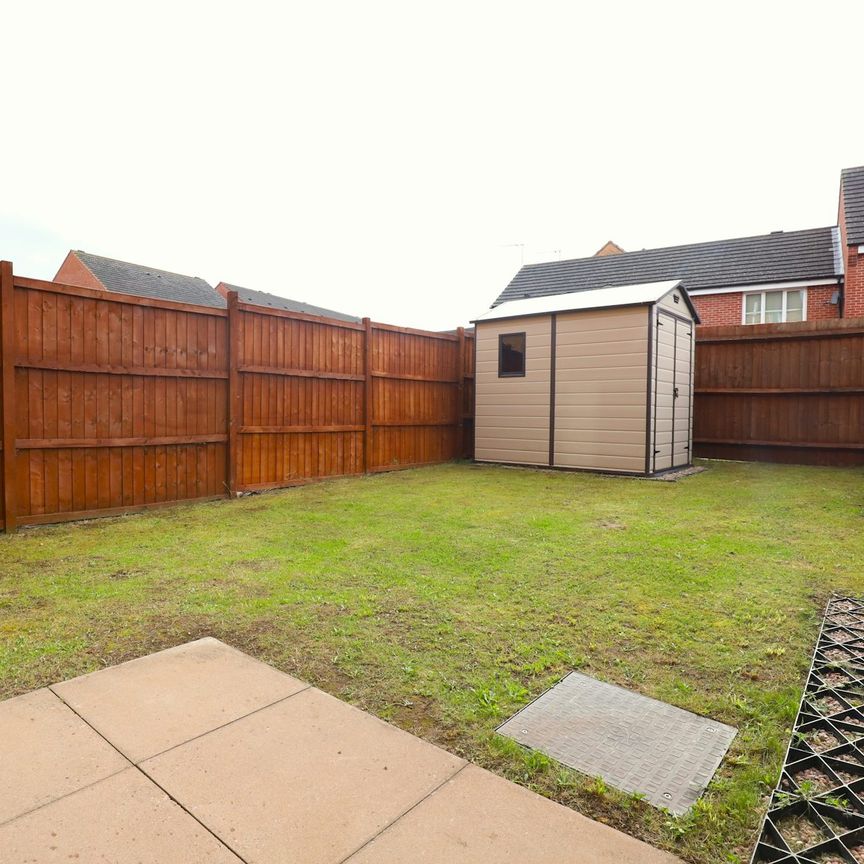 Town house to rent on - Photo 1