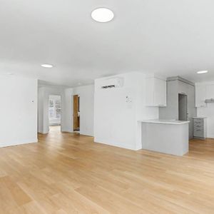 condo neuf à louer - Photo 2