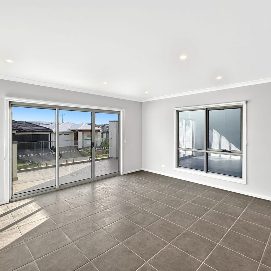 🏡 Brand New 4-Bedroom Townhouse in Wollert - Photo 1